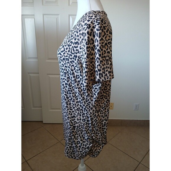 FREE KISSES Womens Blouse Top Animal‎ Print Short Sleeve Round Neck 1X Safari - Picture 5 of 14